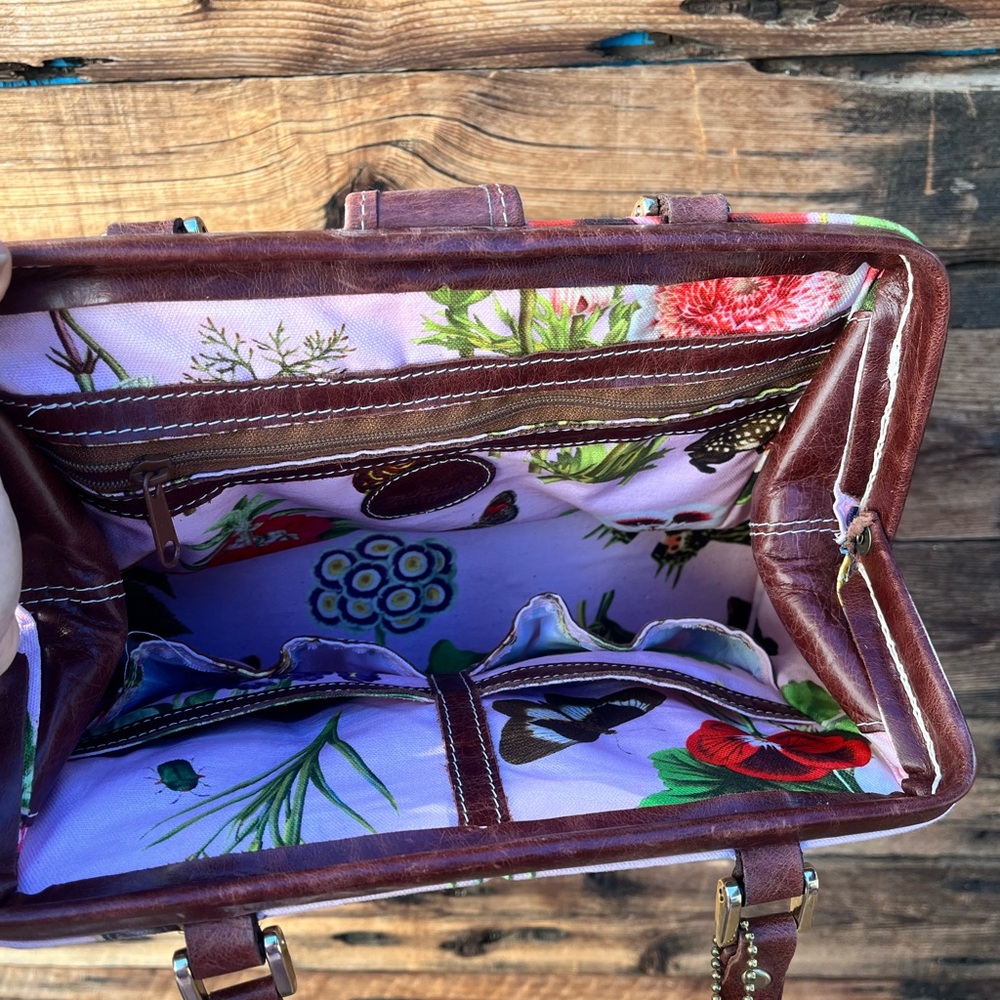 Carson & Company- RARE Handbag - Picture 5 of 7
